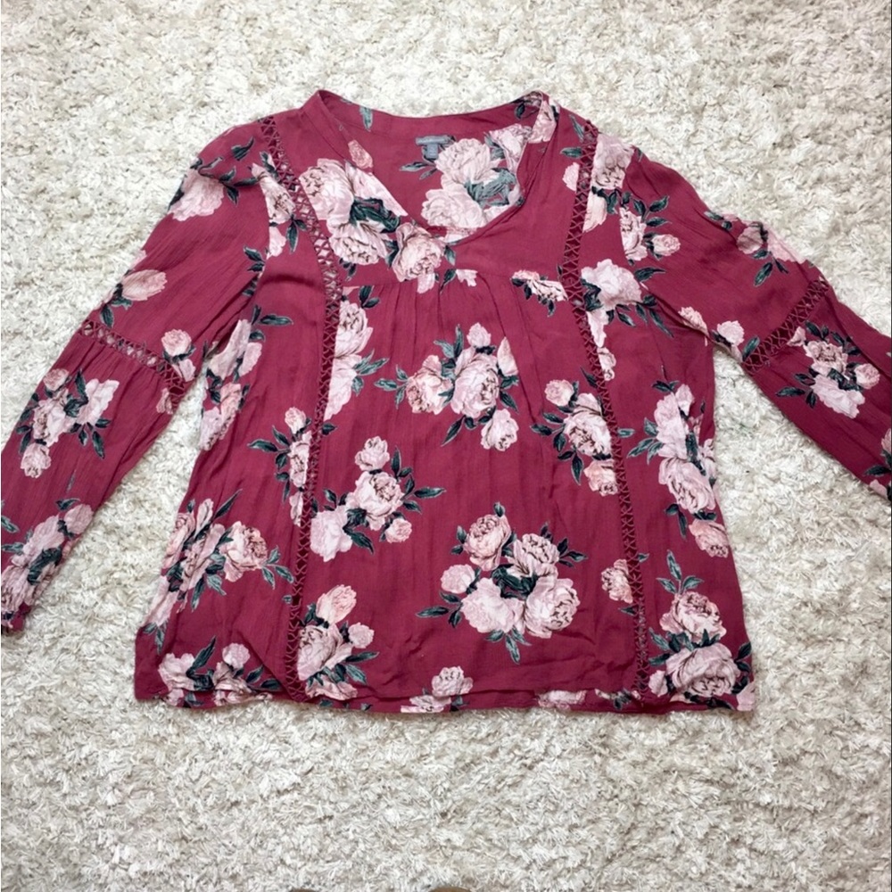 Gorgeous Floral Patterned V Neck Blouse